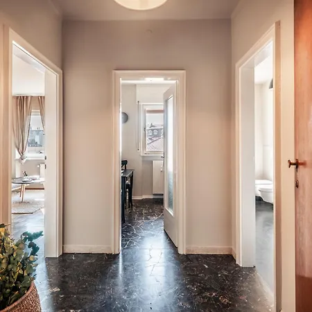 Domus Apartment